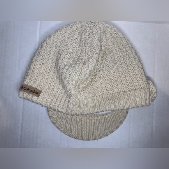 Columbia Women’s Gray Cable Knit Button Ski Brim Hat Crochet Cap Beanie Winter‎ - Picture 2 of 7
